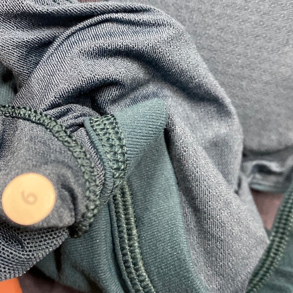 Lululemon size 6 flowy athletic tank - Picture 7 of 7